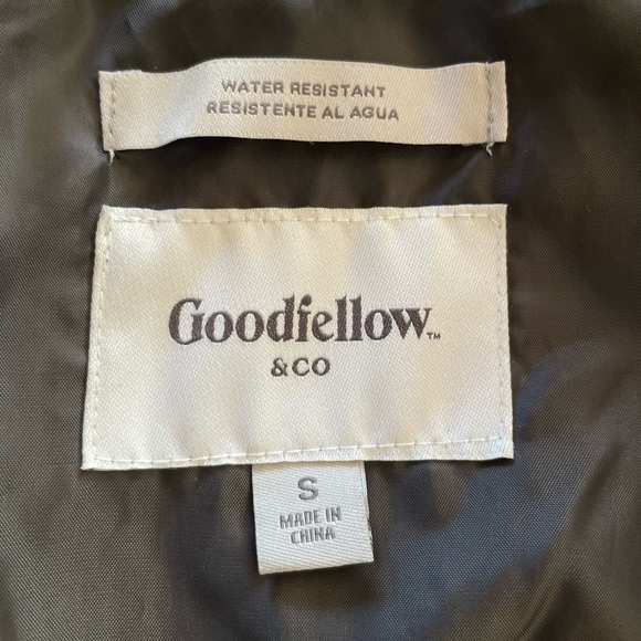 Puffer jacket size small - Picture 3 of 3